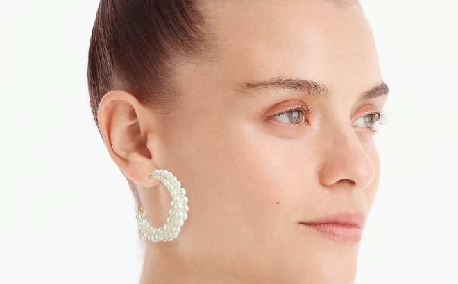 Lady Wearing J Crew Braided Pearl Hoop Earring