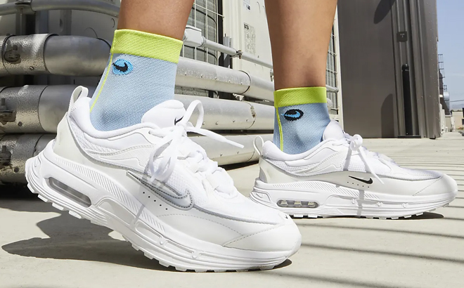 Nike Womens White Air Max Bliss Sneakers Nike Womens White Air Max Bliss Sneakers