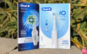 Oral B iO Series 3 Electric Toothbrush with Brush Heads Rechargeable in Box