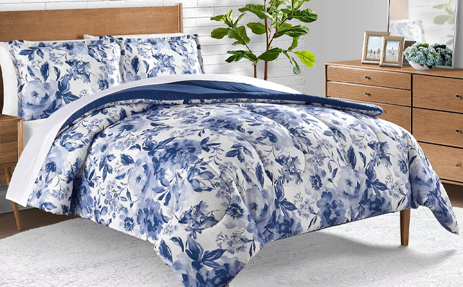 Sunham Blue Blossom 3 Piece Comforter Set