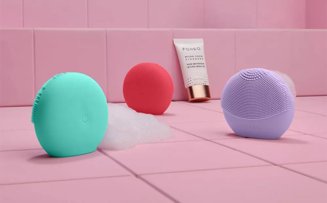 Three Foreo Luna Play Plus 2 Silicone Cleansing Brushes