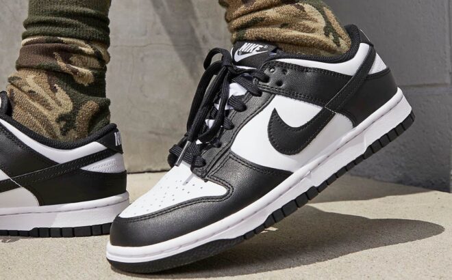 Nike Panda Dunks Low Sneakers