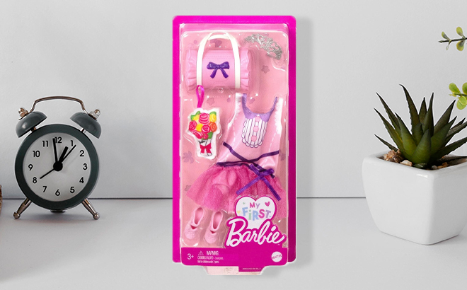 Barbie My First Barbie Clothes Fashion Pack for 13 5 inch Preschool Dolls