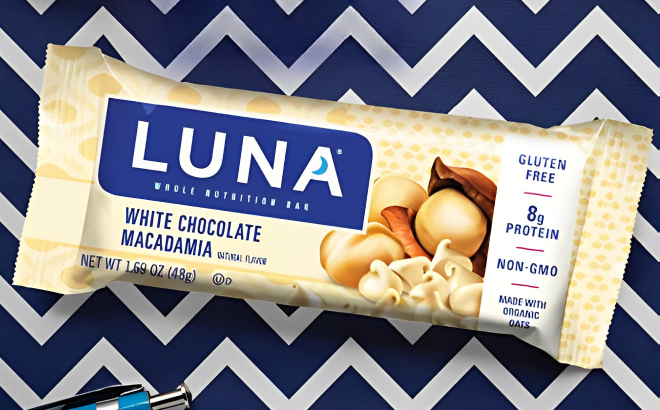 Luna Bar White Chocolate Macadamia Flavor