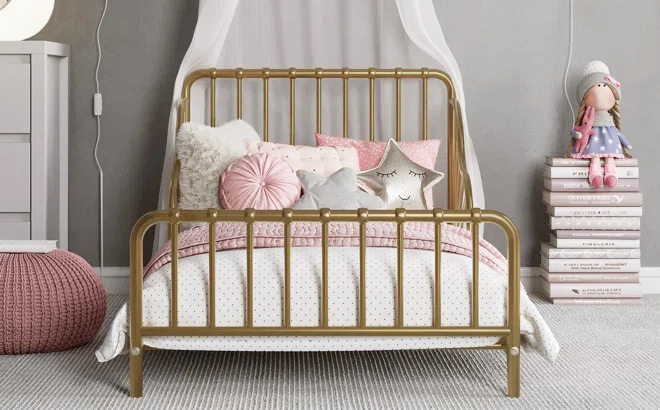 Quinn Whimsical Metal Toddler Bed