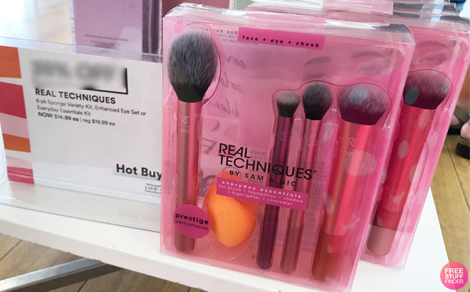 Real Techniques Everyday Essentials Makeup Brush Sponge Set on a Table