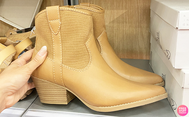 Universal Thread Womens Kay Western Boots