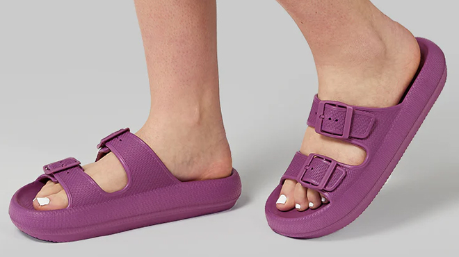 Woman Wearing 32 Degrees Cushion Buckle Slides
