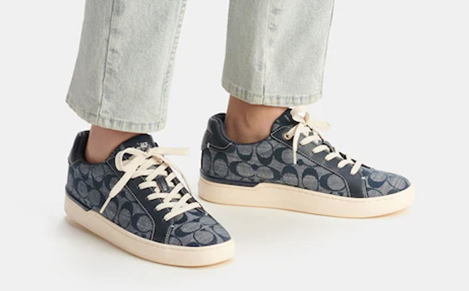 Clip Low Top Sneaker In Signature Chambray