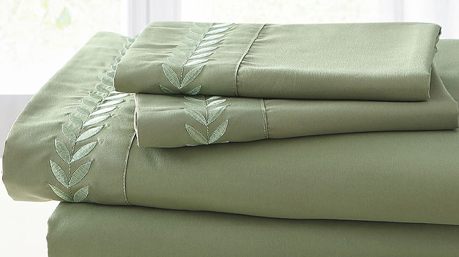 Folded Spirit Linen Home Green Embroidery Sheet Set