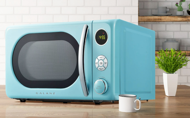 Galanz Retro Countertop Microwave Oven