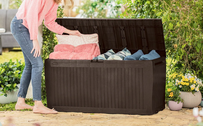 Keter 71 Gallon Deck Box