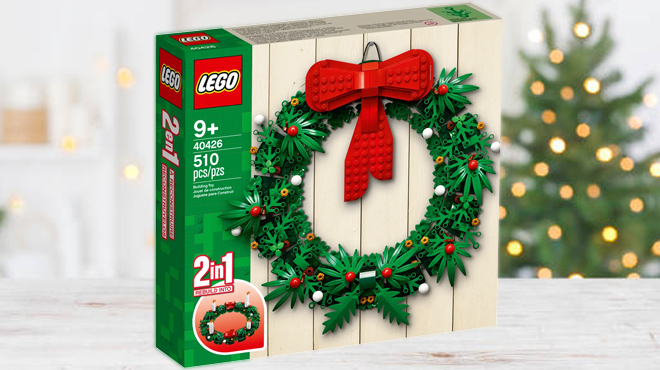 LEGO Christmas Wreath 510 Piece Set