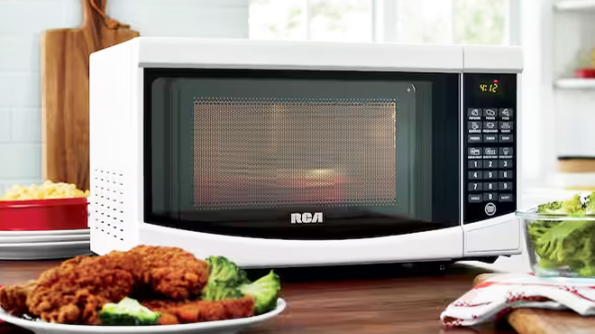RCA 0 7 Cu Ft Microwave in Color White