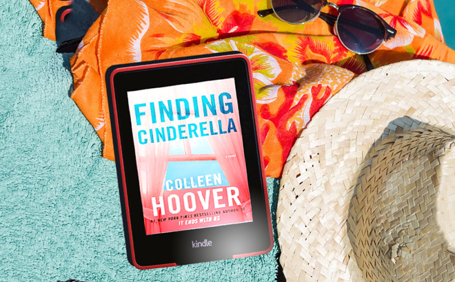 Colleen Hoover eBook on a Kindle on the Beach