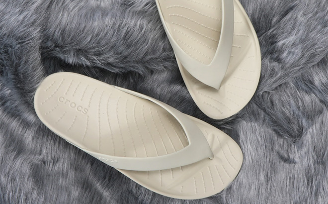 Crocs Splash Flip in Bone Color