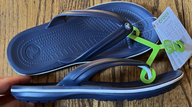 Crocs Unisex Crocband Flip Thong Sandal in Navy Color Crocs Unisex Crocband Flip Thong Sandal in Navy Color