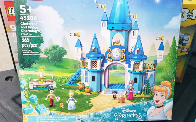 Disney Princess Cinderella and Prince Charming Castle