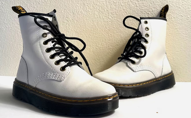 Dr Martens Zavala Leather Womens Boots in white Dr Martens Zavala Leather Womens Boots in white