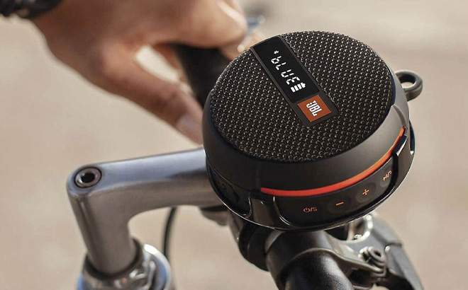 JBL Wind2 Speaker FM Radio Hanging on the Bike JBL Wind2 Speaker FM Radio Hanging on the Bike