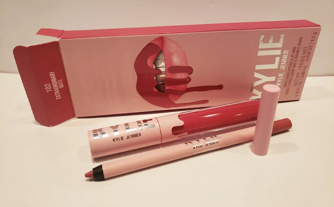 Kylie Cosmetics Matte Lip Kit in Extraordinary Shade