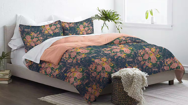 Casual Comfort Reversible Comforter Set