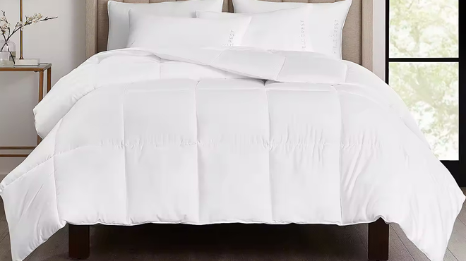 Fieldcrest Luxury Down Alternative Comforter