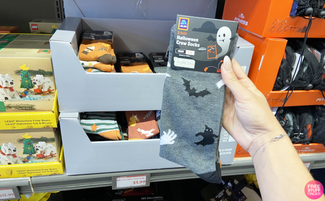 Hand Holding Mens Halloween Bat Ghosts Crew Socks 2 Pack
