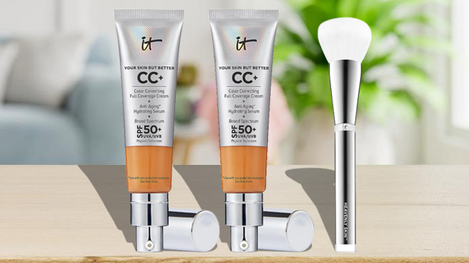 IT Cosmetics 3 Piece Set on a Wooden Table IT Cosmetics 3 Piece Set on a Wooden Table