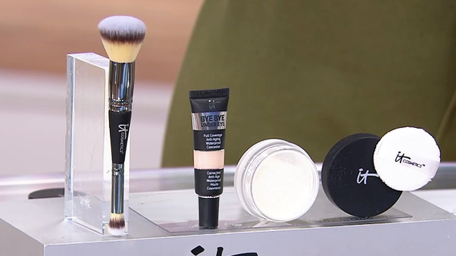 IT Cosmetics Bye Bye 3 Piece Set on the Table IT Cosmetics Bye Bye 3 Piece Set on the Table