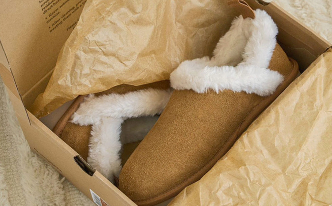 Koolaburra by UGG Womens Advay Slip on Fashion Boot on a Box