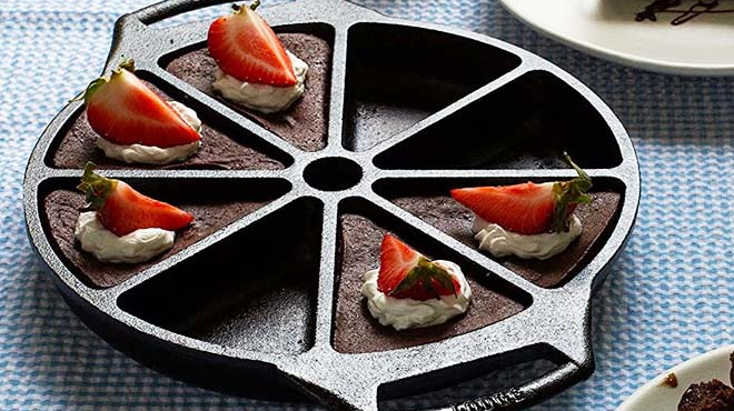 Lodge Cast Iron Wedge Pan