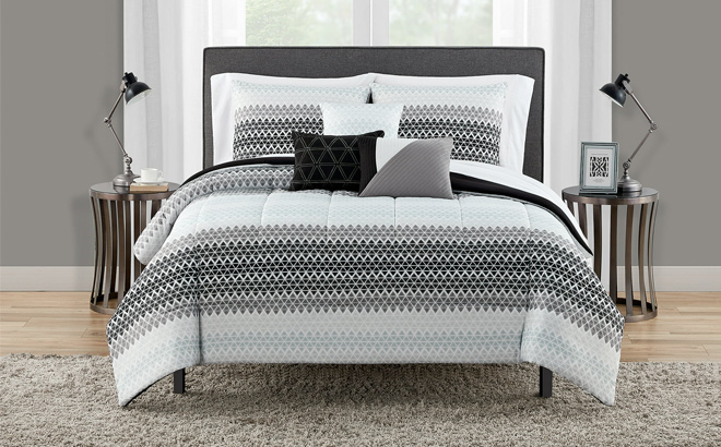 Mainstays Black and White Geometric 10 Piece Bed in a Bag with Sheets and 3 DecPillows King