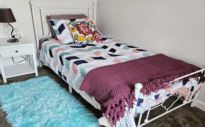 Metal Platform Bed Frame With Vintage Headboard And Footboard in white Twin