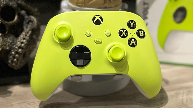 Microsoft Xbox Wireless Controller in Electric Volt