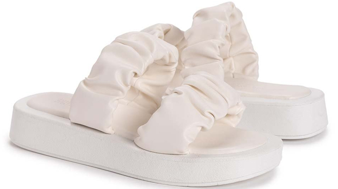 Muk Luks Womens Scrunchie Sandal White Color