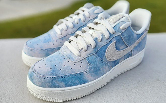 Nike Air Force 1 '07 SE Shoes in Celestine Blue