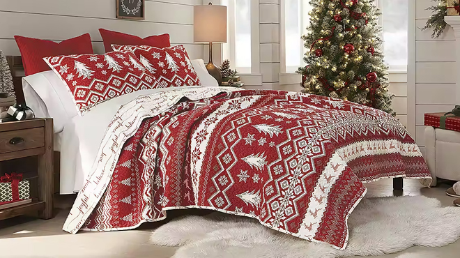 North Pole Trading Co Holiday Quilt Set