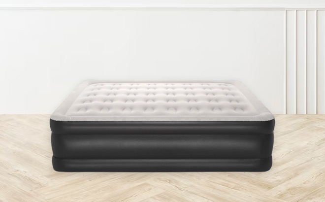Queen Size Air Mattress with Built in Pump in Black Color