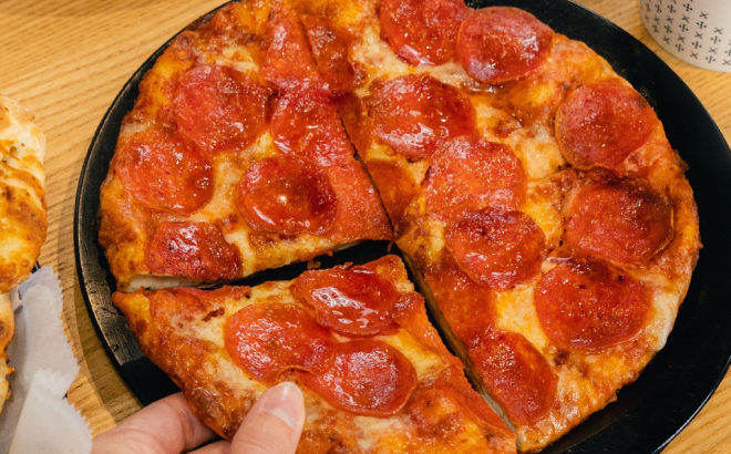 Round Table Personal Pepperoni Pizza Round Table Personal Pepperoni Pizza