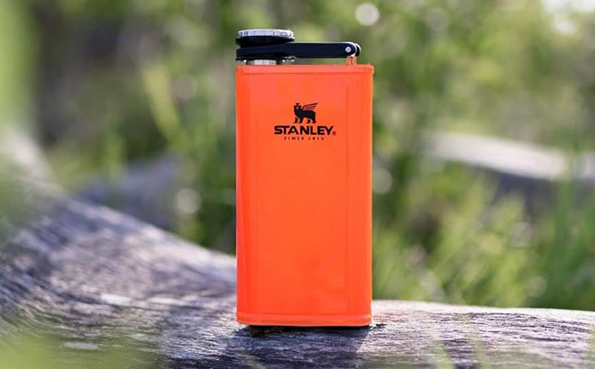 Stanley x Mossy Oak 8 Ounce Classic Flask with Never Lose Cap