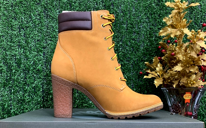 Timberland Womens Tillston 6 Inch Boots on a Shoe Box