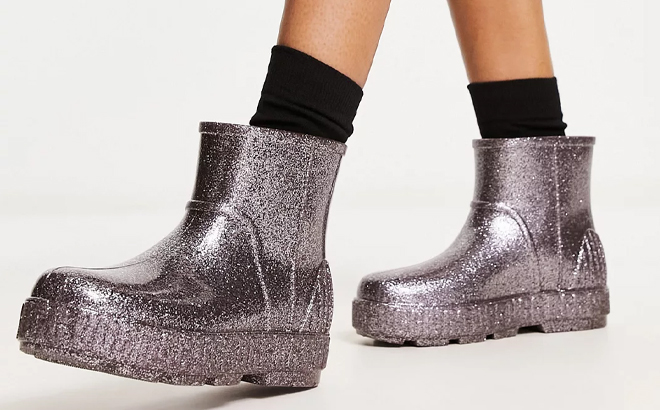Woman Wearing UGG Grey Drizlita Glitter Boots