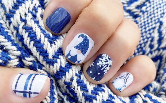 Christmas Nail Wraps with Gnomes Pattern