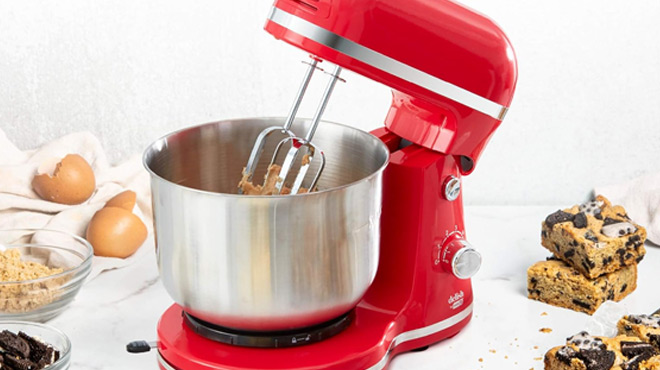 Dash Stand Mixer in red