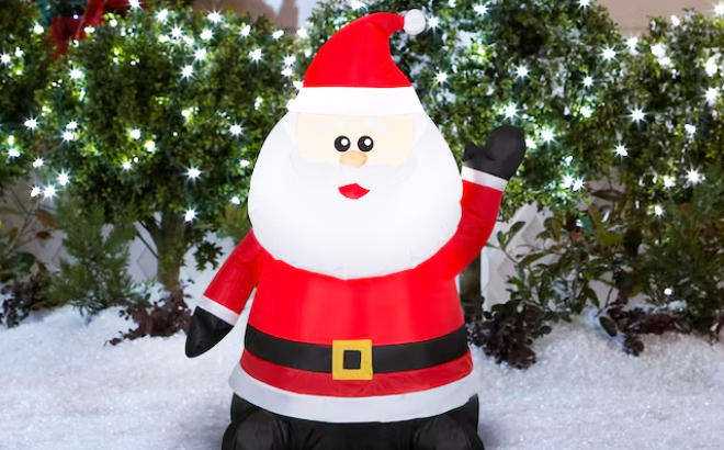 Holiday Living Santa Claus Lighted Christmas Inflatable