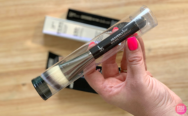 IT Cosmetics Heavenly Luxe Bye Bye Foundation Brush