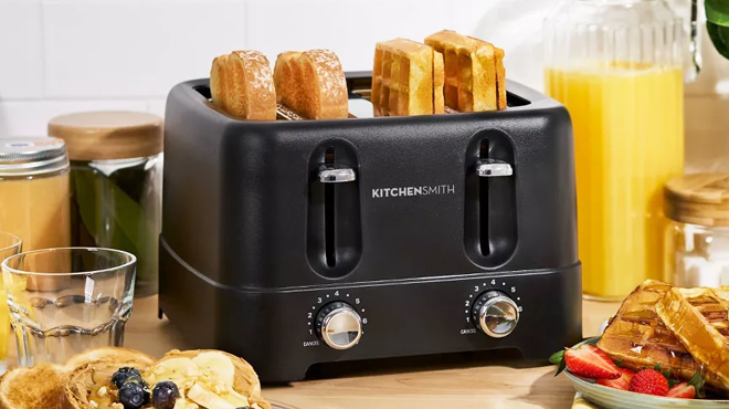 KitchenSmith by Bella 4 Slice Toaster