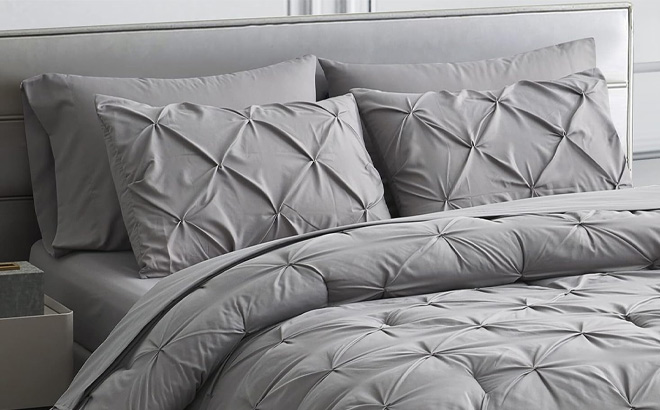 MapleStone Queen Comforter Set