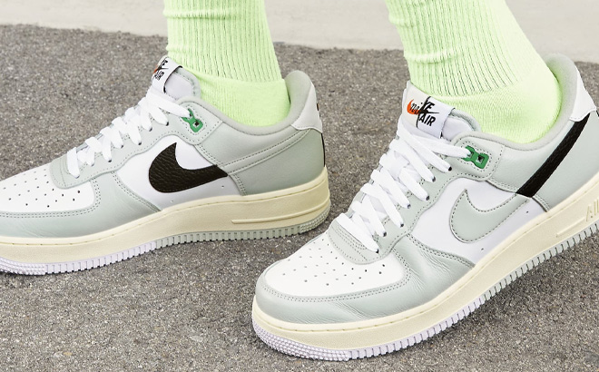 Nike Air Force 1 07 LV8 Mens Shoes